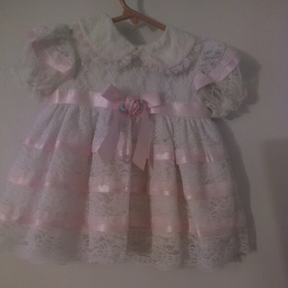Childrens Ruffled dresses with breathable fabic - Picture 3 of 3